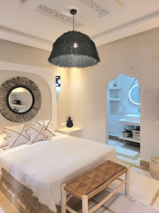 Riad Isahiac Avec Piscine En Exclusivite Марракеш Екстер'єр фото