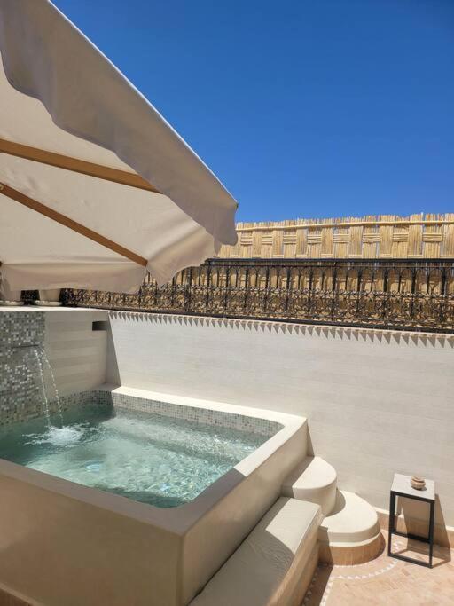 Riad Isahiac Avec Piscine En Exclusivite Марракеш Екстер'єр фото